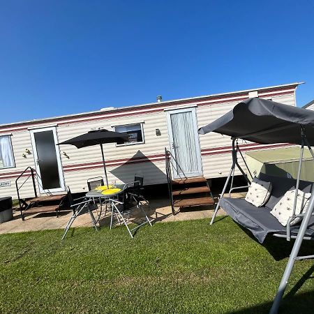 מלון המסבי The Samanda Van Newport Caravan Park מראה חיצוני תמונה