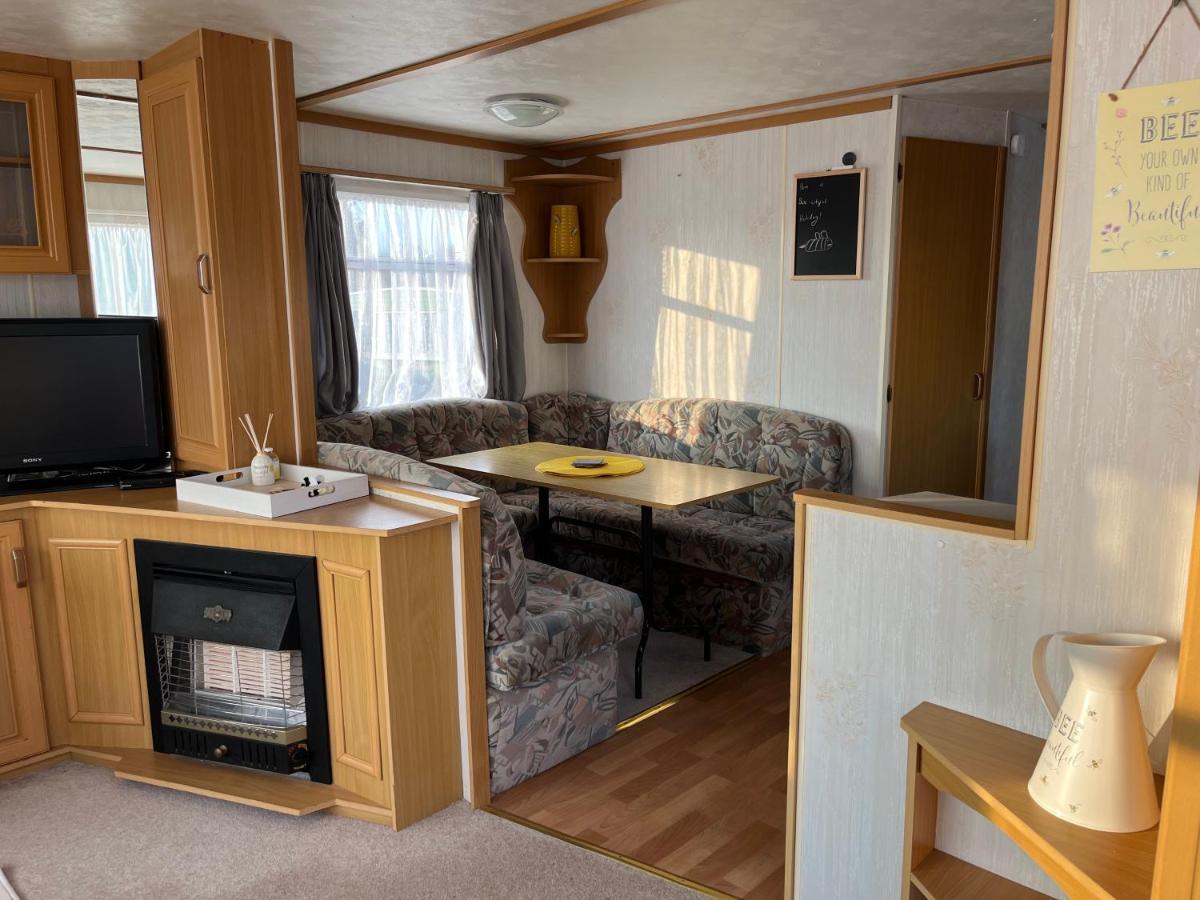 מלון המסבי The Samanda Van Newport Caravan Park מראה חיצוני תמונה