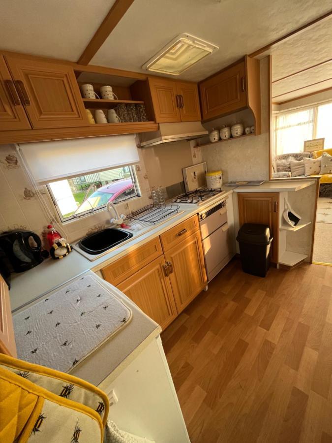 מלון המסבי The Samanda Van Newport Caravan Park מראה חיצוני תמונה