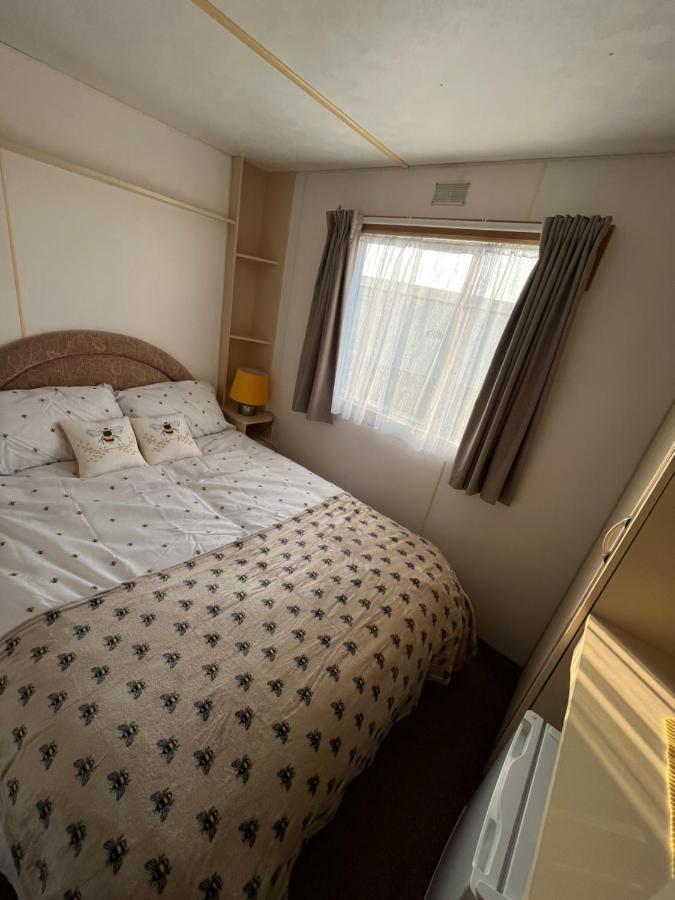 מלון המסבי The Samanda Van Newport Caravan Park מראה חיצוני תמונה