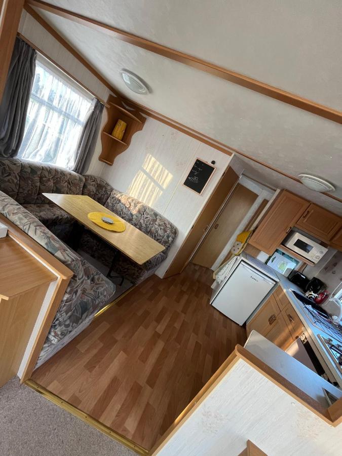 מלון המסבי The Samanda Van Newport Caravan Park מראה חיצוני תמונה