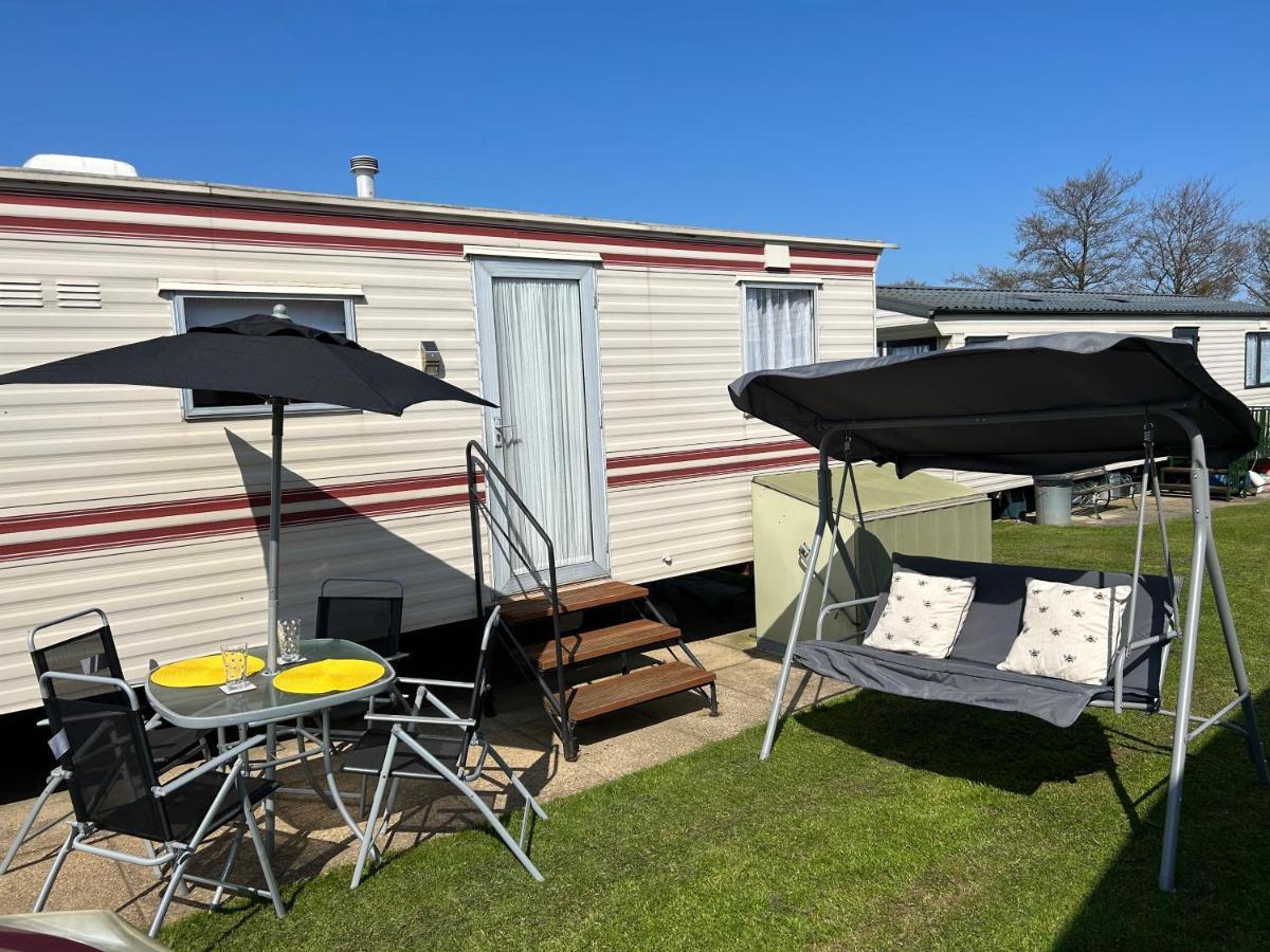 מלון המסבי The Samanda Van Newport Caravan Park מראה חיצוני תמונה